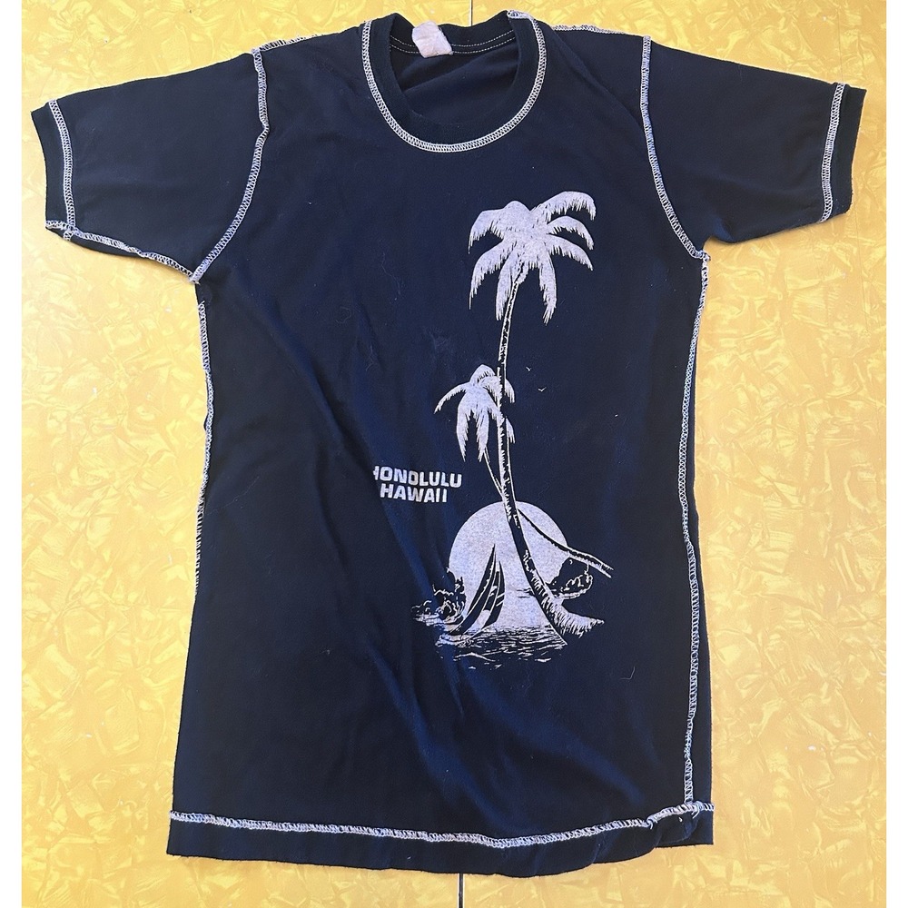 VTG Black Honolulu Hawaii Tshirt M 70s 80s Aloha Surfing Beach